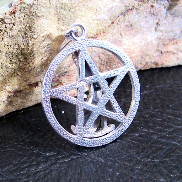 Solid 925 Sterling Silver Rabbit Ostara Pentacle Pendant, Wiccan Pagan Jewelry - Picture 3 of 9